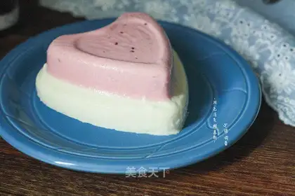 Two-heart frozen cheesecakes