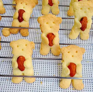 Bear almonds
