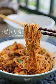 Beef sauce noodles