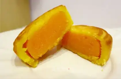 Hong Kong milk moon cake