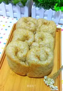 All-wheat pine toast