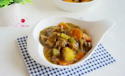 Curry beef potatoes
