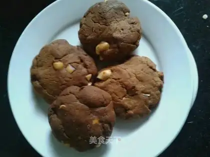 Pink peanut cookies