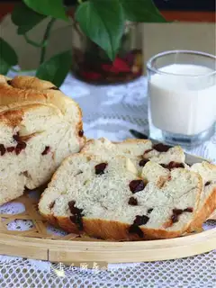 Cinnamon croissant