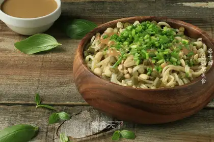 Hot dry noodles