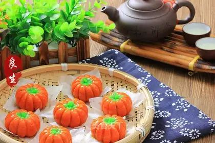 Crystal pumpkin nuts