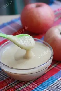 The baby's complementary fruit mud