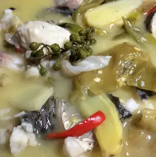 Blue peppers for fish