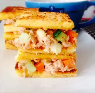 Tuna sandwich