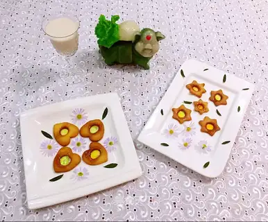 Glass heart cookies