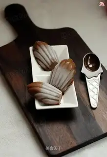 Super-heavy chocolate ice cream