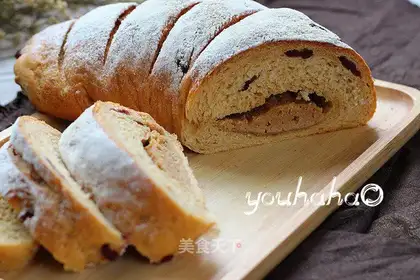 Red sugar, black cheese bread