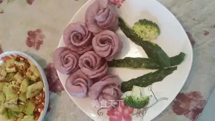 Lovely rose buns