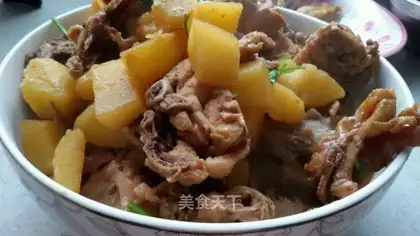 Potato stew chicken bones