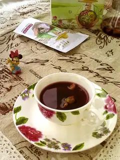 The rose tea of Lord Luo