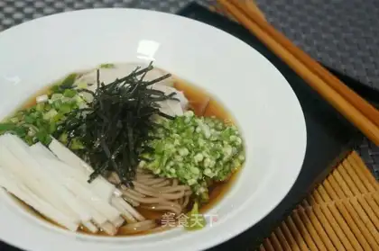 Mock and wheat noodles
