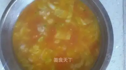 Tomato meat and vegetable soup