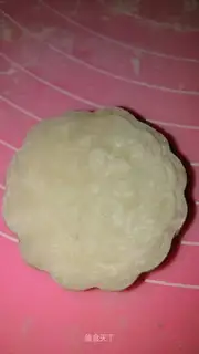 Ice mooncake