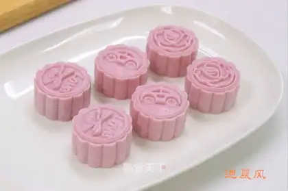 ♪ Chestnut ice cream mooncake ♪