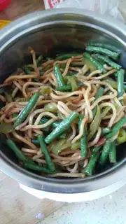 Pepper bean horn noodles