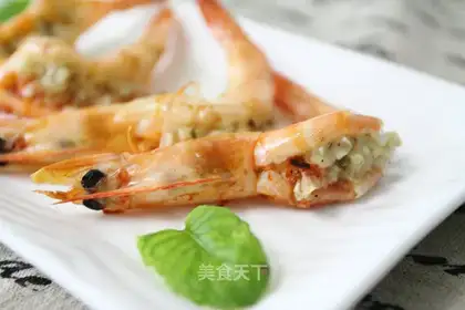 Healthy and nutritious garlic roasted shrimp