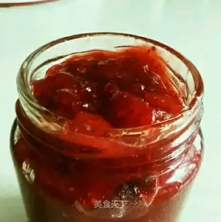 Homemade strawberry sauce