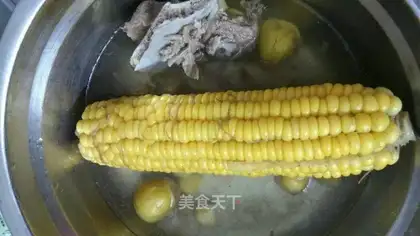 Corn plate chestnut bone soup