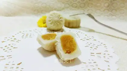 Ice mooncake
