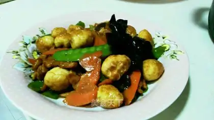 Five-coloured quail eggs