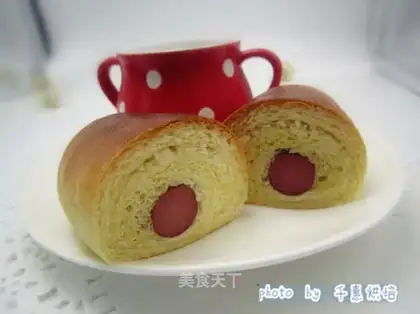 Sausage pine bread