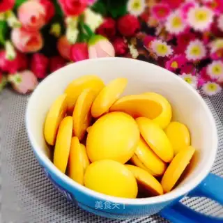 Little yolk cookies