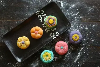 Dynamite moon cakes