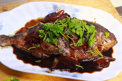 Red-burned mackerel