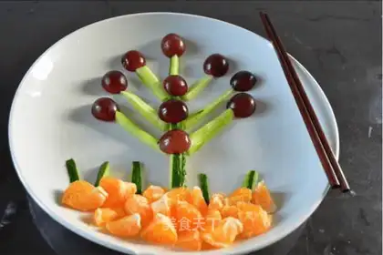 Artistic vegetable fruit salad
