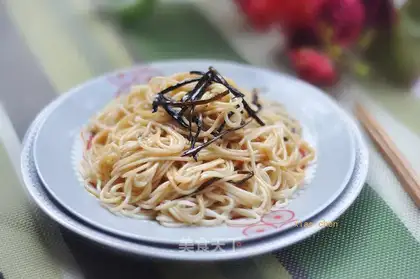 Onion noodles