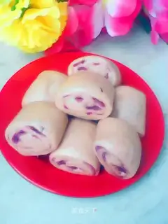 The potato knife cut the buns