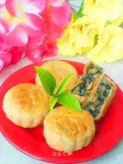 Peanut sesame mooncake