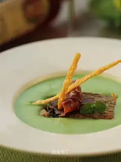 Ham fish, mashed beans