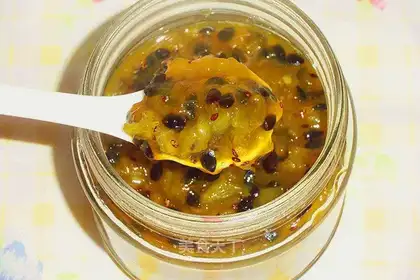 Pistol-fruit berries
