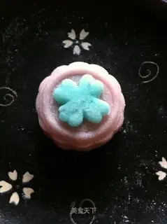 Ice mooncake