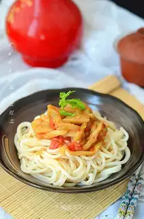 Cheese and tomatoes for noodles