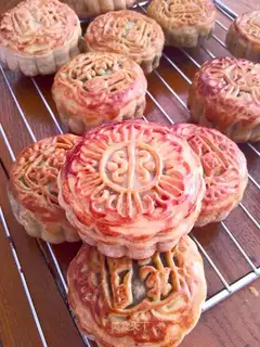 Green Bean Mooncake