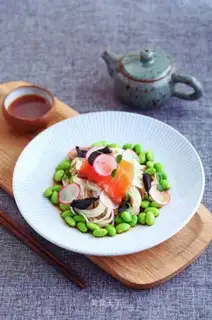 The salmon, the garlic beans