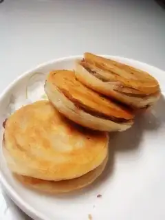 Bean paste pan shredded cake