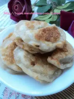 Crispy fried dumplings