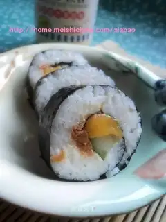 Delicious mango sushi