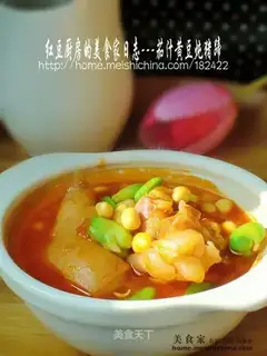 Stewed pig's feet with soy sauce