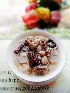 Coix rice, red dates and ribs soup