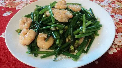 stir-fried leek flowers with vegetable shrimp