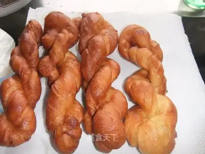 fried sesame flowers